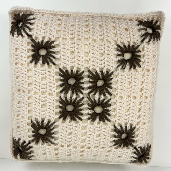 Handmade Vintage Crocheted Ivory and Olive Green Decorative Throw Pillow - Picture 9 of 11